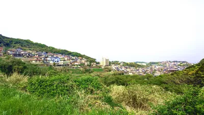 丘の上から見下ろす住宅地