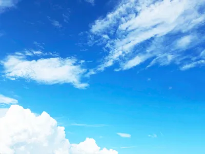青空と雲の爽やかな風景