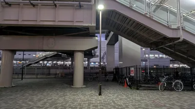 駅裏の街灯
