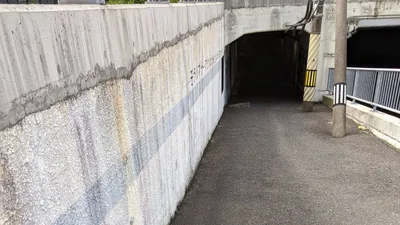 トンネルの入口