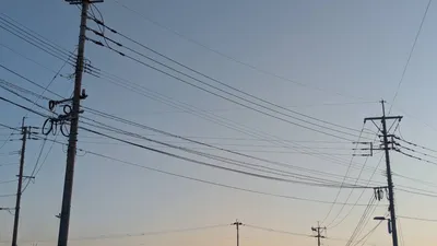 電線と空