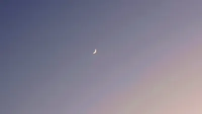 夕方の三日月