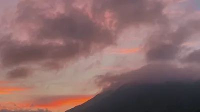 夏の夕焼け山