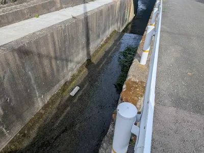 川