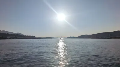 海で日のロード(昼)