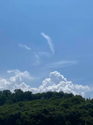 山と綺麗な空